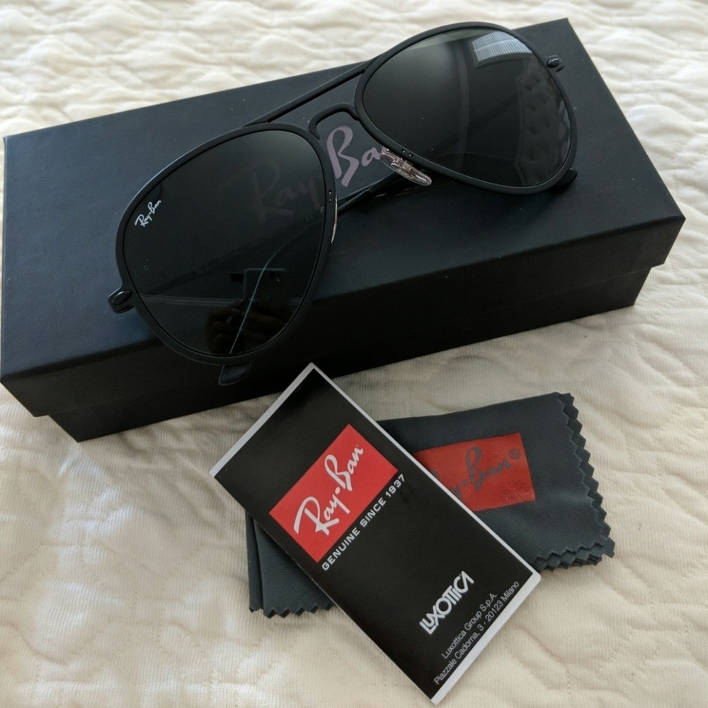 Rayban Matte Black "LightRay Edition" Aviators